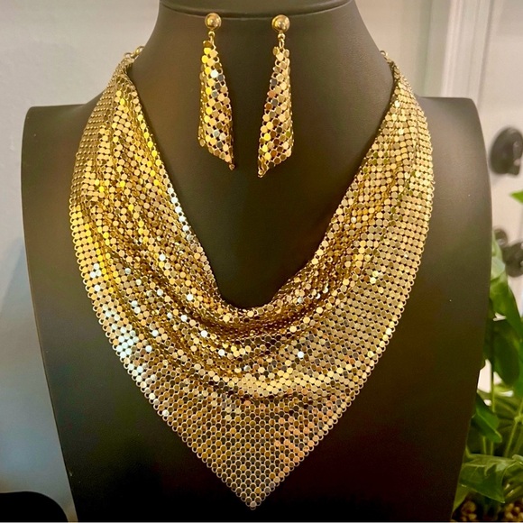 Whiting & Davis Jewelry - Whiting & Davis Vintage 70s Gold Mesh Handkerchief Bib Necklace Signed Extender